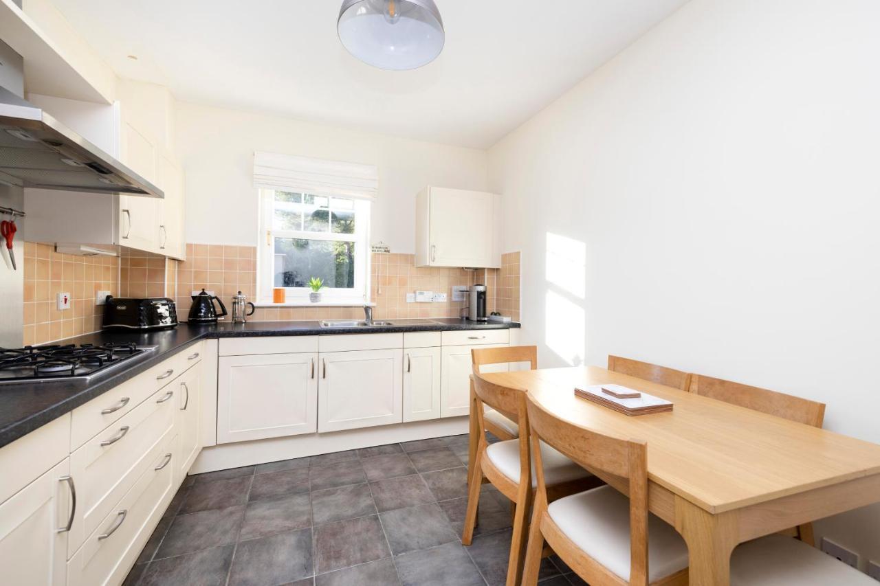 Joivy Modern Flat With Free Parking Apartman EDI Kültér fotó
